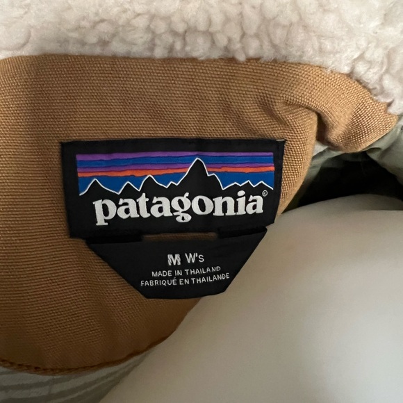 Patagonia Woman’s Hooded Jacket size Medium - Picture 4 of 8